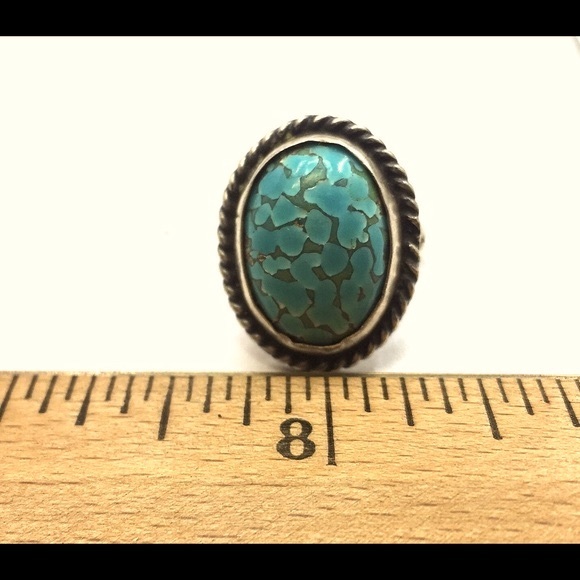 Spiderweb Turquoise Statement Ring. Vtg Navajo Silver Spiderweb Turquoise Ring - Picture 3 of 3